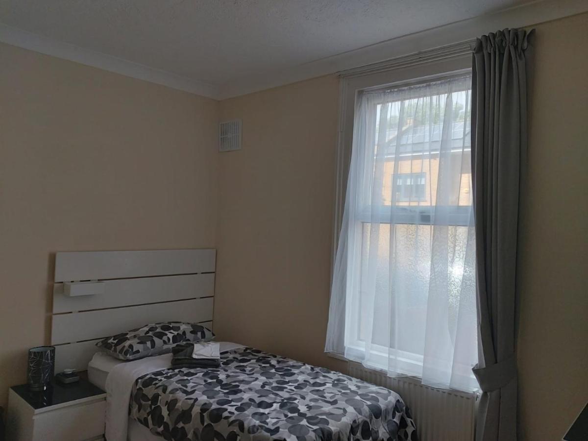 Willesden Lodge Guest House London Exterior photo